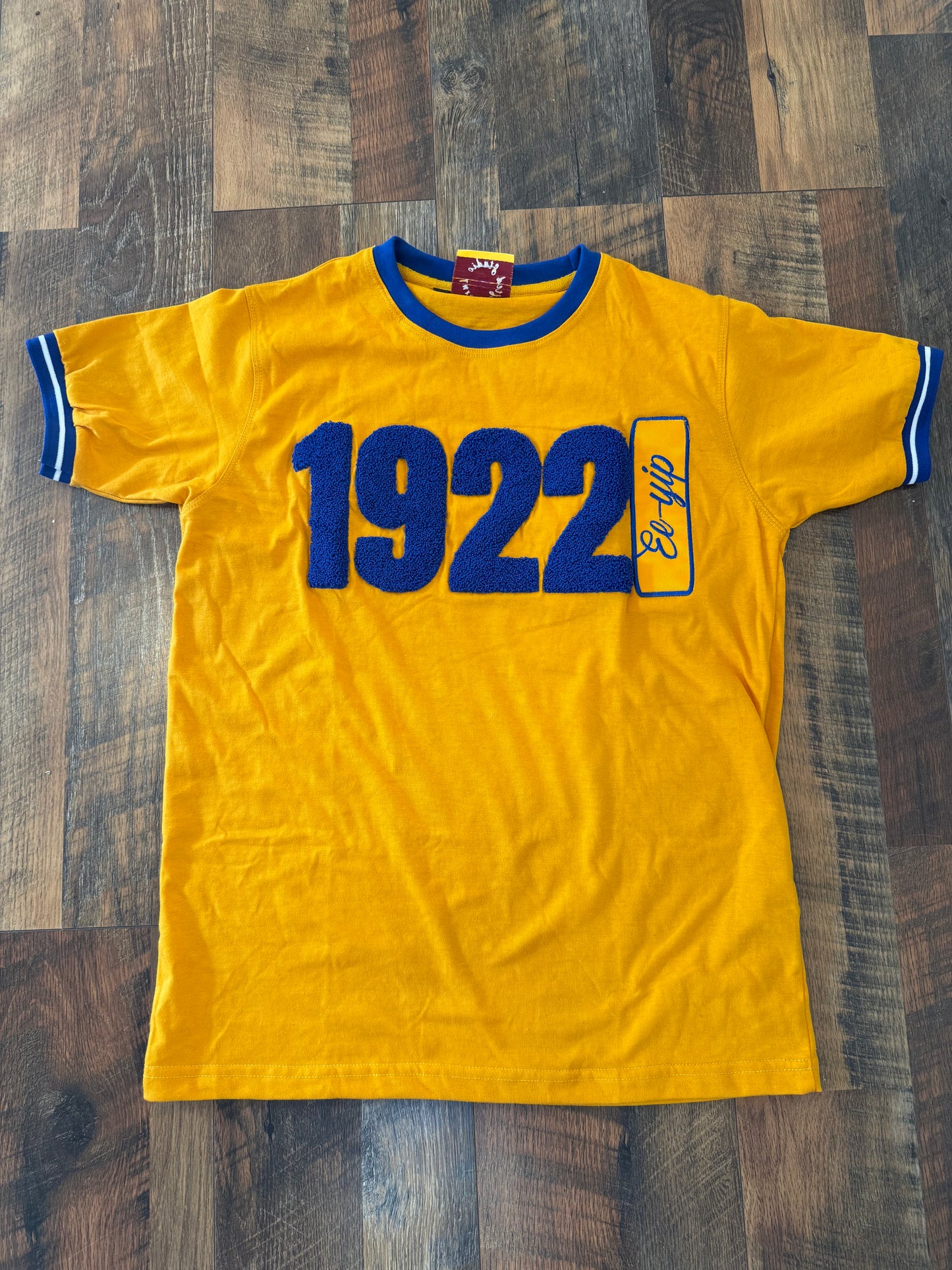 1922 chenille T-shirt with ee-yip