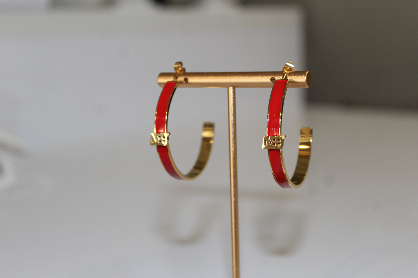 Delta Luxe Hoops