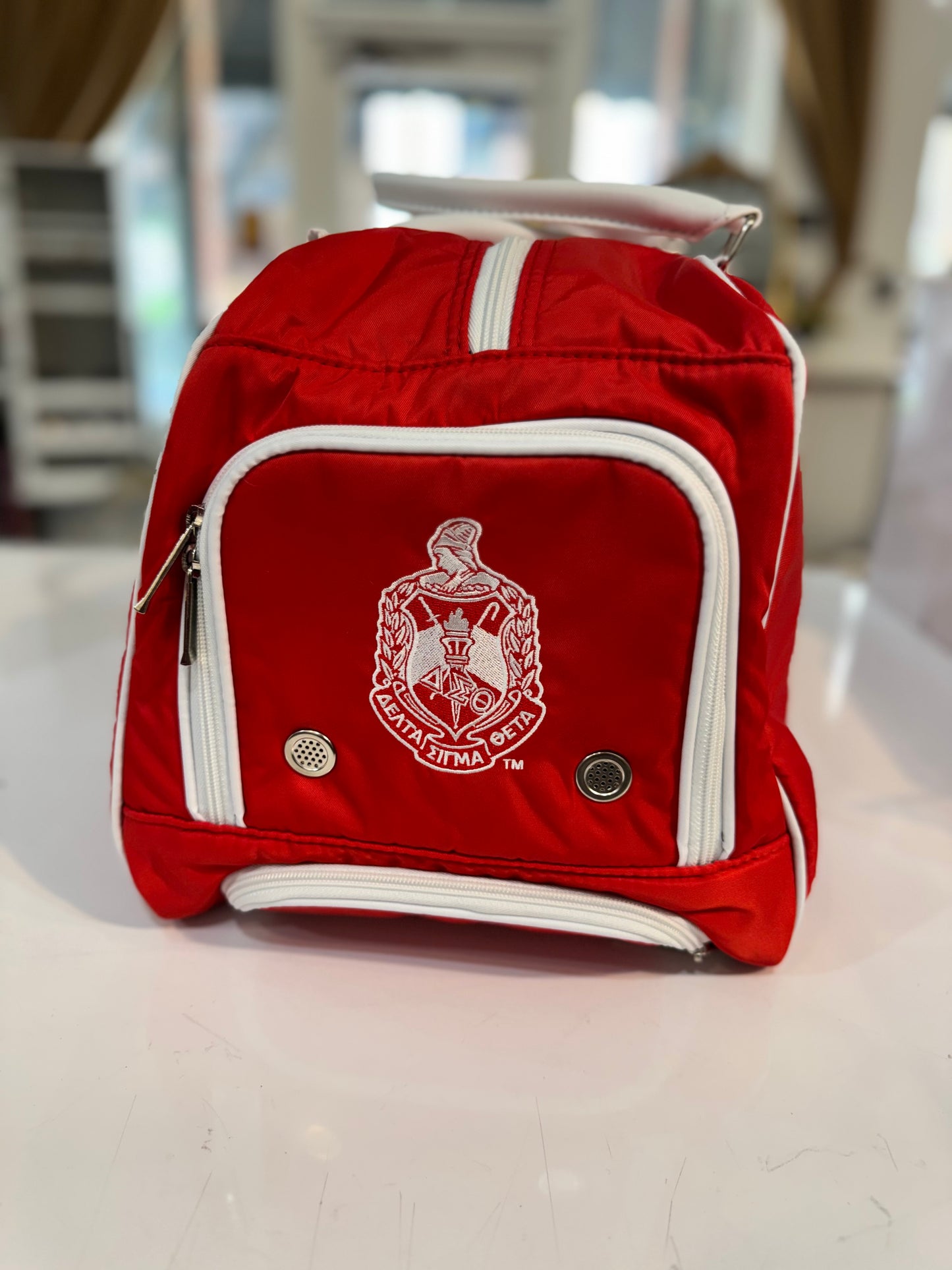 Delta Rolling Trolley Bag