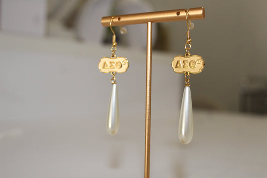 Delta Pearl Drop Earrings