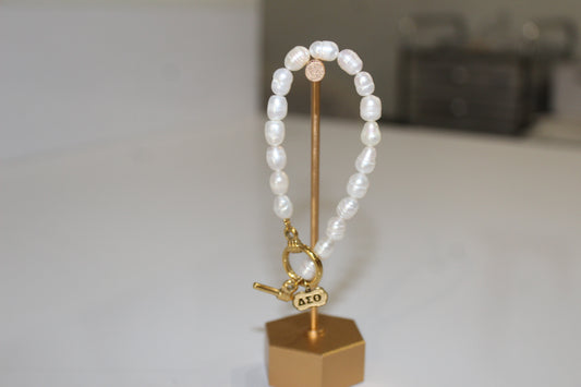 Delta Pearl Bracelet